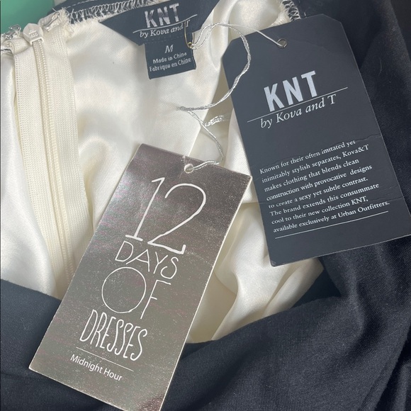 KNT By Kova And T Accordion Pleat Gown in Black & White NWT Medium - Picture 8 of 11